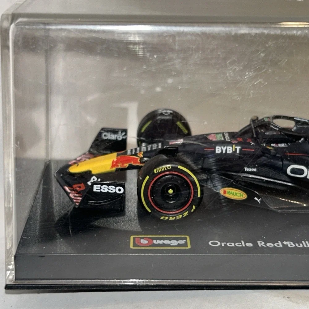BBURAGO 1:43 SCALE‎ 18-38062 ORACLE RED BULL RACING RB18 SERGIO PEREZ